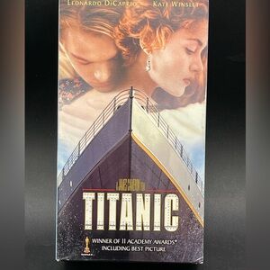 Titanic (1997) VHS Movie - Disaster, Romance, Drama